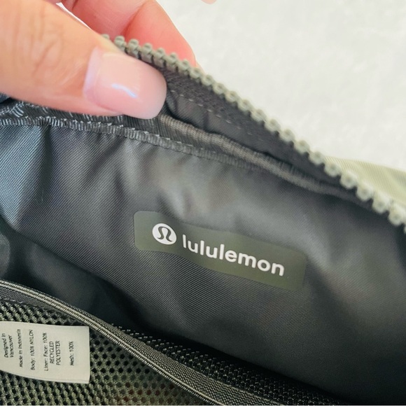 Lululemon Everywhere belt Bag Grey Sage large 2L - Picture 6 of 10